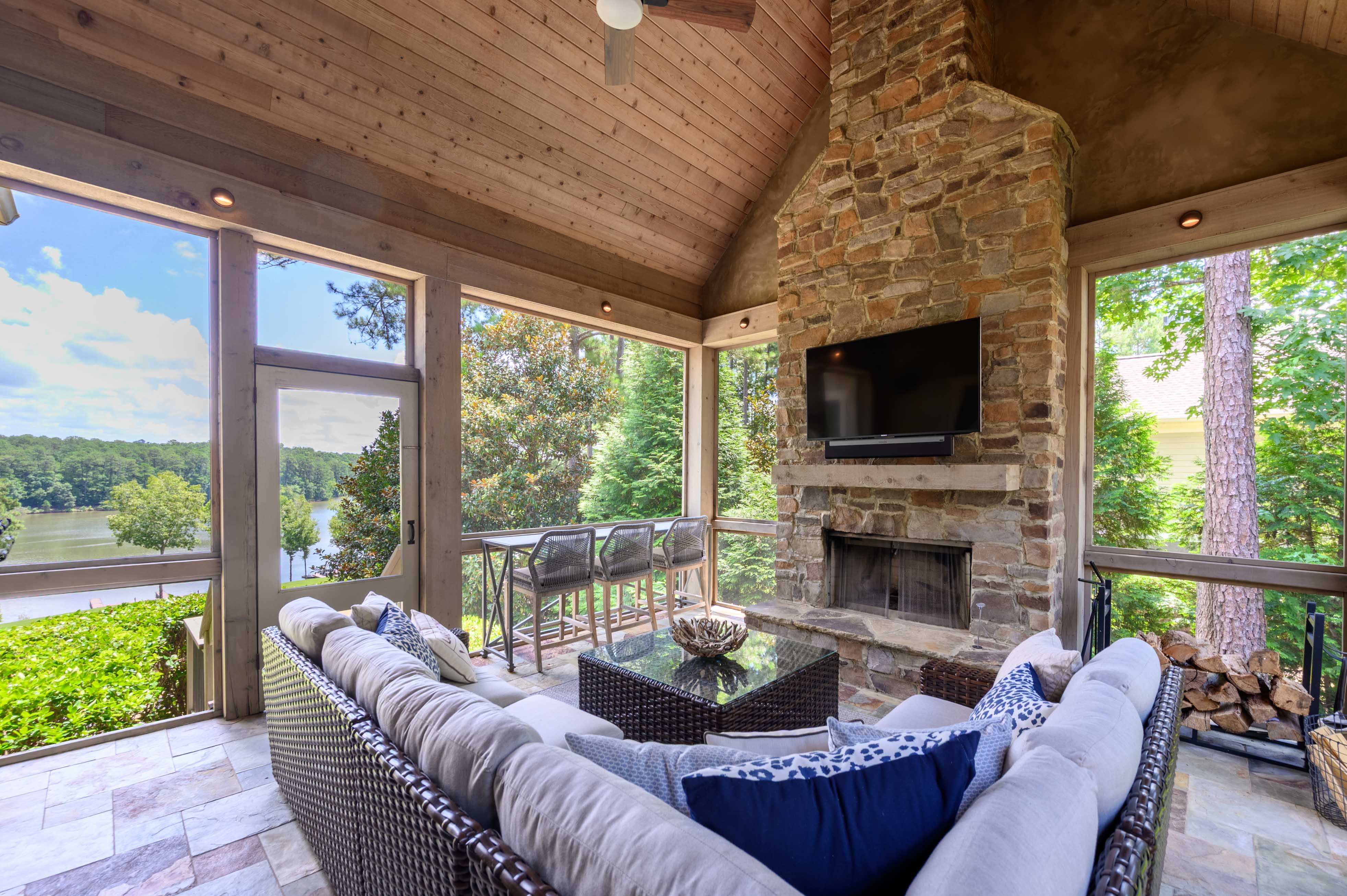1060 Montgomery Drive image 21